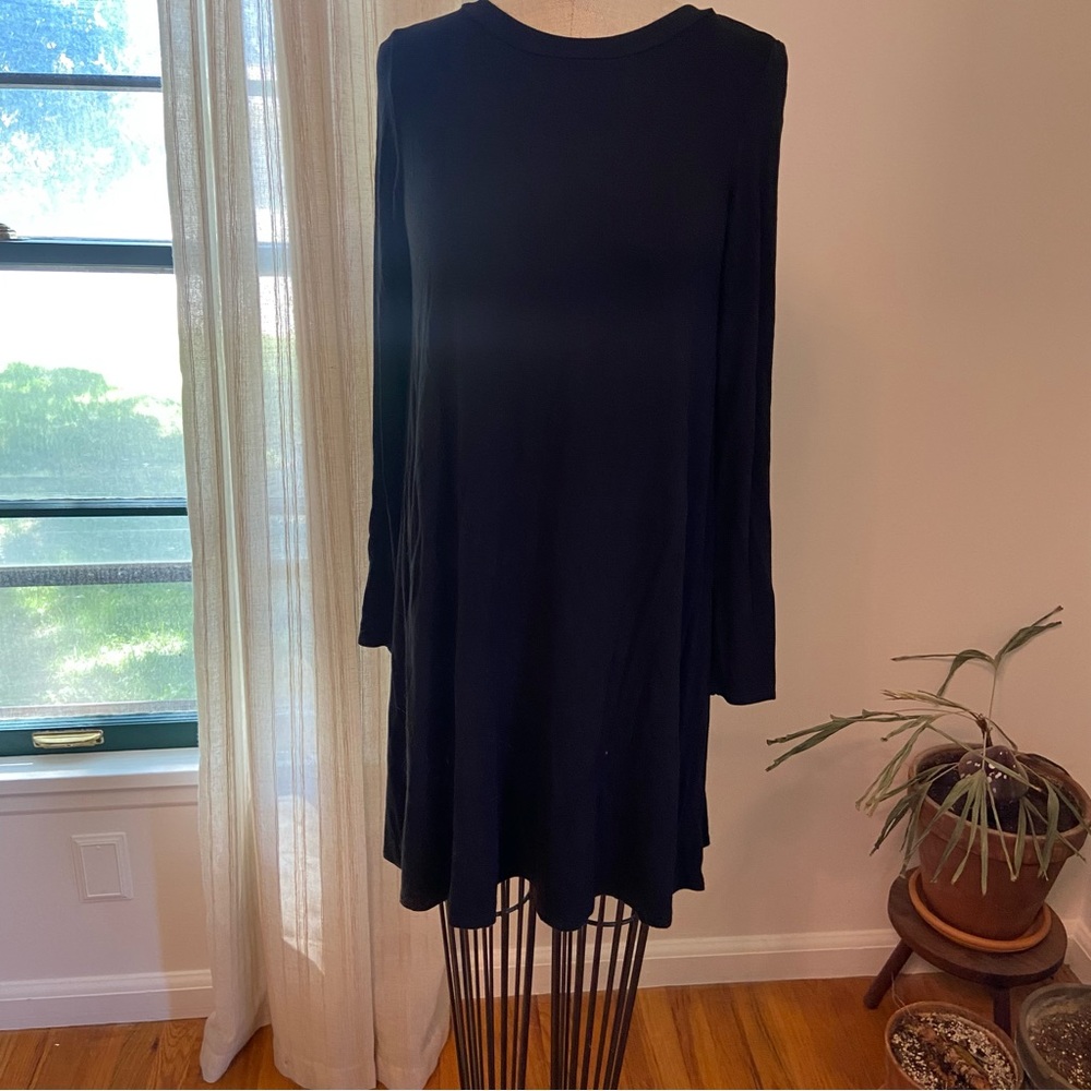 AMERICAN EAGLE | Back Key Hole Long Sleeve Dress